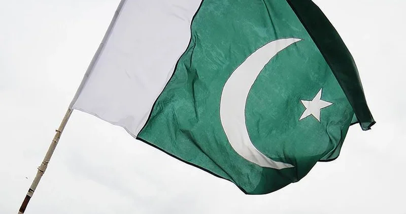 Pakistan da bombalı saldırı: 13 asker öldü