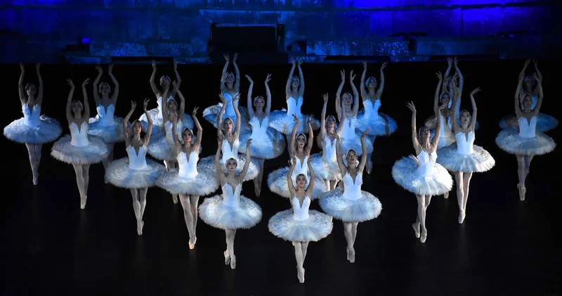 Uluslararası Efes Opera ve Bale Festivali, kapılarını ‘Kuğu Gölü ile açtı