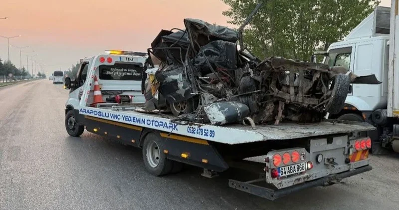 Otomobil park halindeki kamyona çarptı: 1 ölü