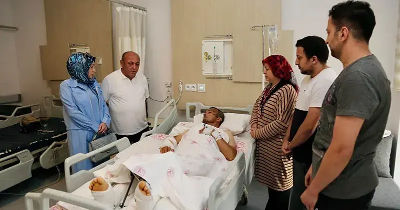 Polise motosikleti ile çarpan ehliyetsiz sürücü tutuklandı