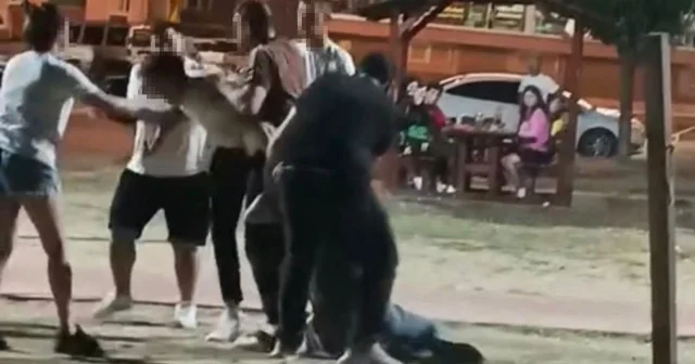 Edirne de tekmeli yumruklu kavga kamerada VİDEO İZLE