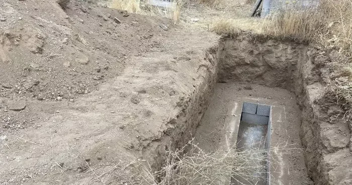 Babası tarla sürerken traktörden düşen çocuk hayatını kaybetti