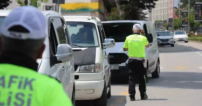 Bolu’da polis kurala uymayan sürücülere göz açtırmıyor: Milyonlarca lira ceza