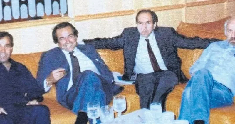 YAVUZ DONAT Bir kütüphane yıkıldı