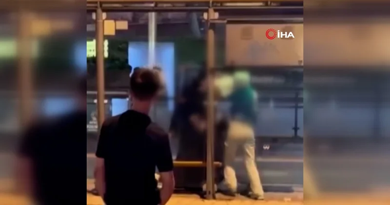 Genç kızların kavgası kameraya yansıdı
