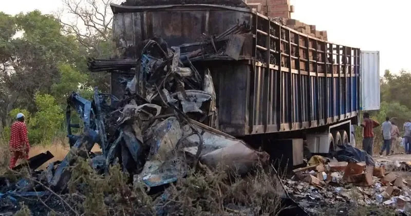 Fildişi Sahili nde katliam gibi trafik kazası: 16 ölü, 51 yaralı
