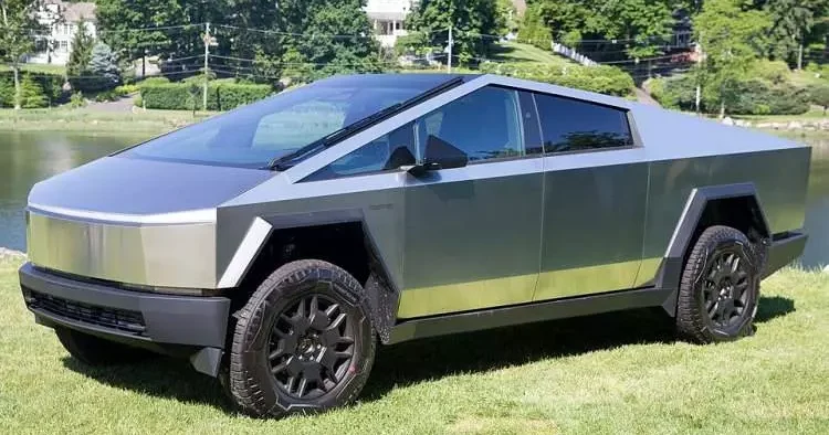 Tatili gitti! Dönüşte bozulan elektrikli otomobiliyle karşılaştı