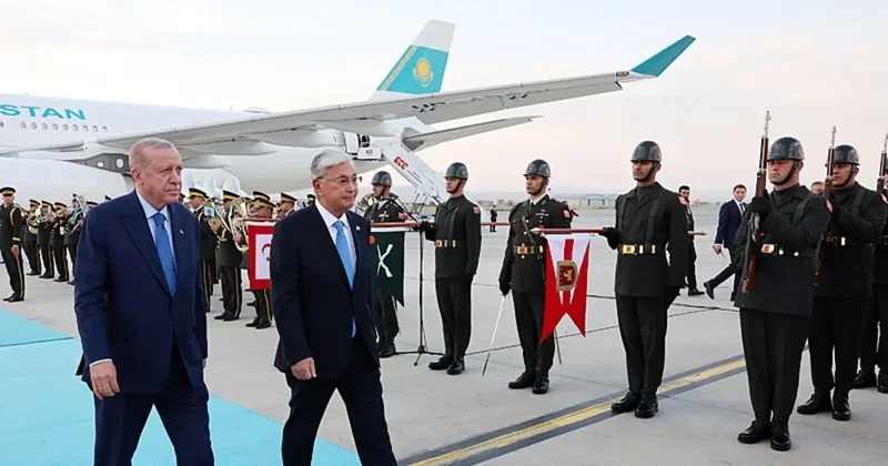 Kazakistan Cumhurbaşkanı Tokayev Ankara da! Başkan Erdoğan havalimanında karşıladı