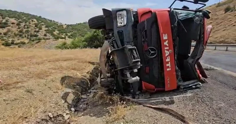 Yangına giden itfaiye aracı devrildi: 1’i ağır, 3 yaralı