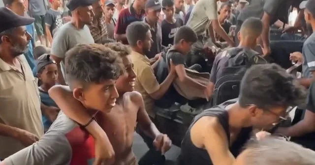 İsrail yardım noktasındaki Filistinlilere saldırdı: Ölü ve yaralılar var VİDEO İZLE