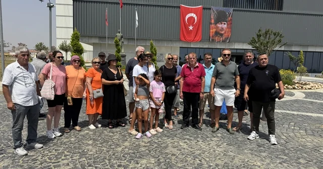 Tekirdağ da su sorunu yaşayan vatandaşlar Büyükşehir Belediyesi önünde eylem yaptı Tekirdağ Haberleri