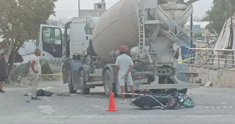 Beton mikseri yolu kan gölüne çevirdi! 2 kişi feci şekilde can verdi