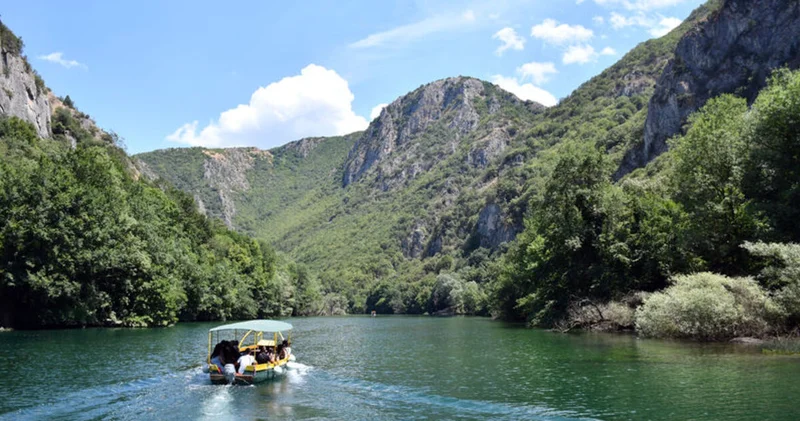 Kuzey Makedonya’da gri ve yeşilin buluştuğu doğa harikası: Matka Kanyonu