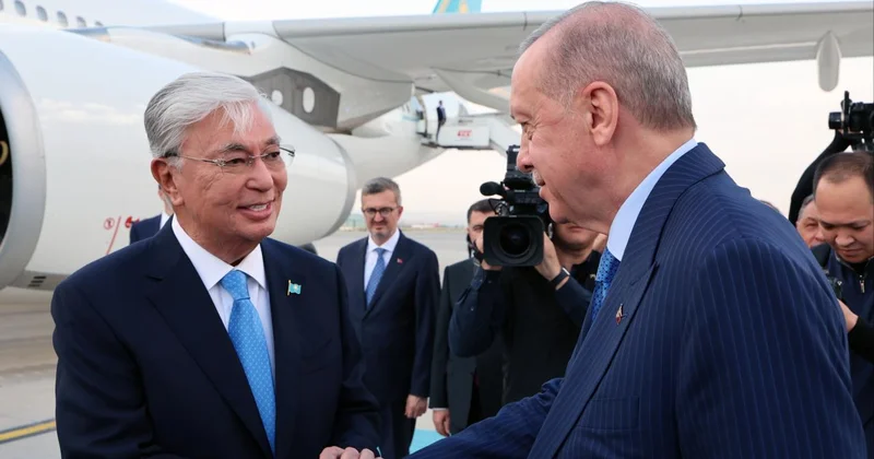 Cumhurbaşkanı Erdoğan, Kazakistan Cumhurbaşkanı Tokayev i resmi törenle karşıladı