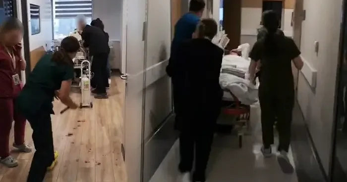 Yer: Ankara! Özel hastanede skandal iddia: 1,5 saat yardım çağrısı yaptı, anne tek başına doğum yaptı! Hayatlarını misafir doktor kurtardı