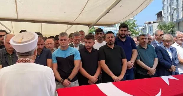 Bursa haberleri Yangına koşarken can verdiler: Tanker kazasında ölen iki kişi toprağa verildi 28 Temmuz 2025