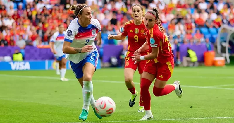 Lucy Bronze unveils that she played the whole Euro 2025 with fractured tibia!