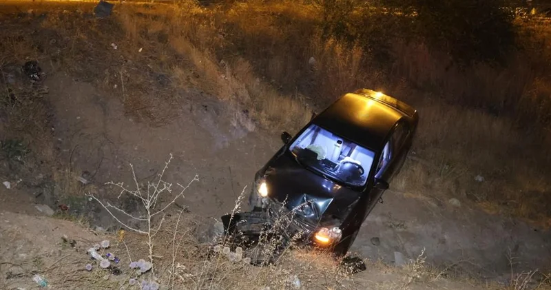 Elazığ’da otomobil şarampole uçtu: 5 yaralı
