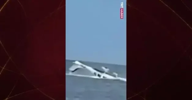 Havada arızalanan uçak denize çakıldı!