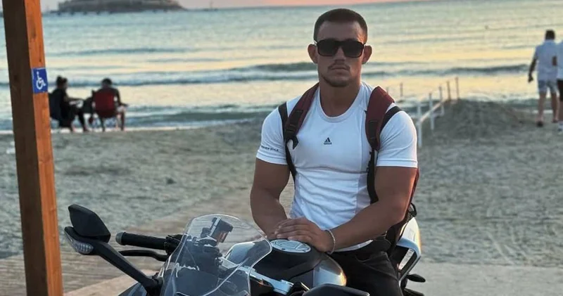 Motosiklet traktöre çarptı: Genç sürücü hayatını kaybetti