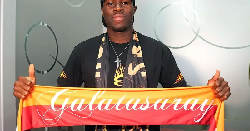 Galatasaray ın yeni yıldızı Singo, imzaya geldi! İşte ilk sözleri