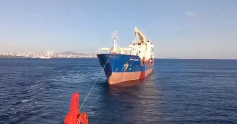 Haydarpaşa açıklarında arızalanan gemi Ahırkapı ya demirletildi