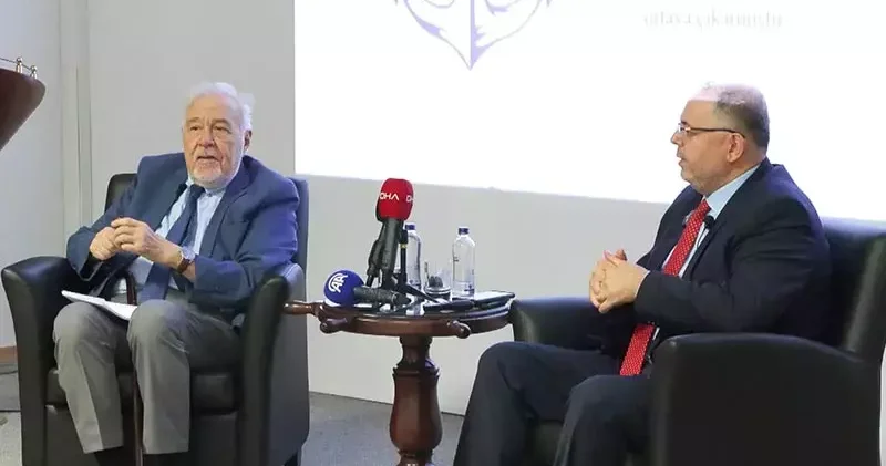İlber Ortaylı ve Erhan Afyoncu TEKNOFEST Mavi Vatan da konferans verdi
