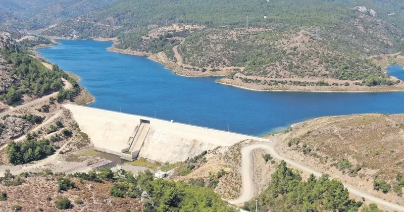 Devlet barajı açtı, su kesintileri sona erdi: Çeşme suya kavuştu