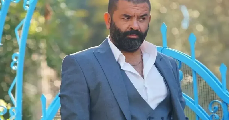 Ünlü oyuncu Bülent Şakrak, genç sevgilisiyle doğum gününde aşk tazeledi