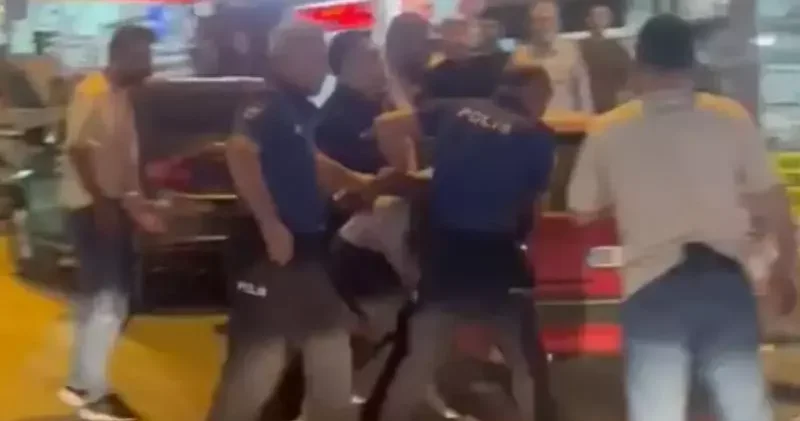 Kesici aletle ambulansa saldıran şüpheliler gözaltına alındı