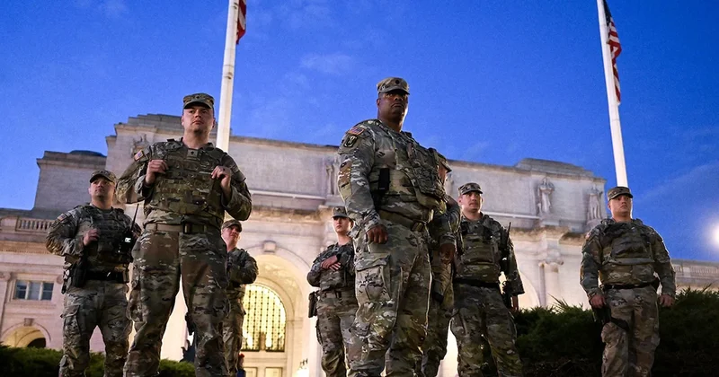 Washington da hareketlilik: Bu kez otomatik silahlarla devriye gezdiler Sözcü Gazetesi