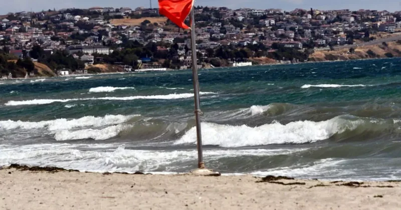 Kırmızı bayrak asıldı! Bir kentte deniz yasağı!
