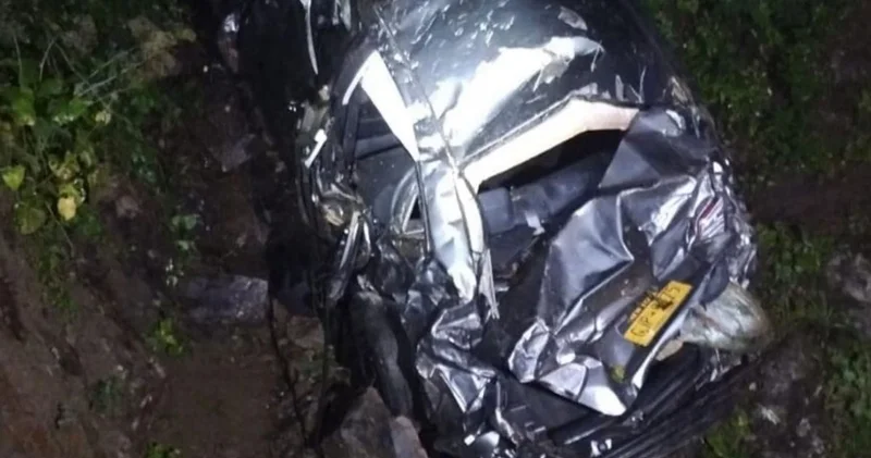 Giresun da kontrolden çıkan araç uçuruma yuvarlandı: 3 ölü, 1 yaralı