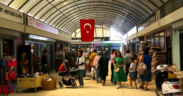 Hatay da tarihi Uzun Çarşı esnafı geçici prefabrik dükkanlarında faaliyete başladı Hatay Haberleri