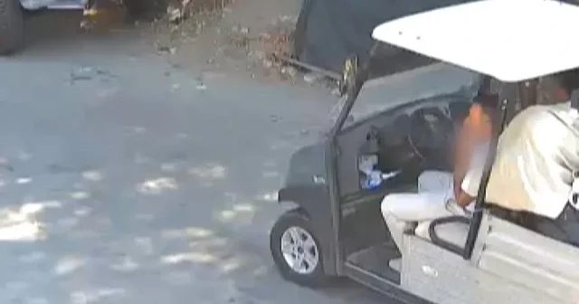 Anonsla uyarılınca yere attığı izmariti böyle geri aldı VİDEO İZLE