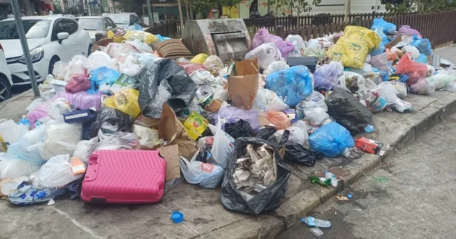 Eylem bitti, çöpler duruyor İzmir Haberleri