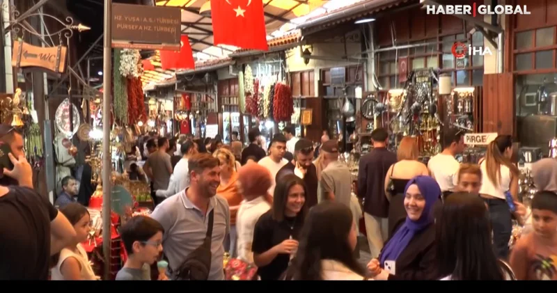 Gaziantep in kadim senfonisi: Bakırcılar Çarşısı nda çekiç sesleri turistleri büyülüyor