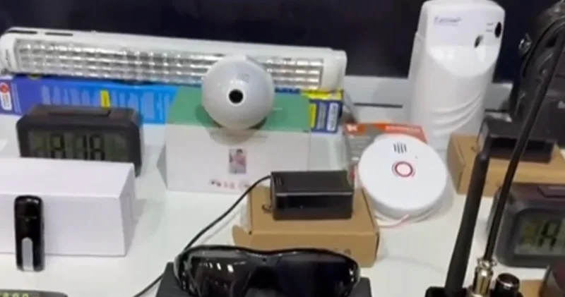 Ankara’da özel hayatı ihlal eden gizli kameralar ve dinleme cihazları ele geçirildi