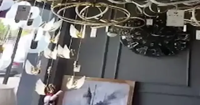 Kütahya da deprem anı kamerada VİDEO İZLE