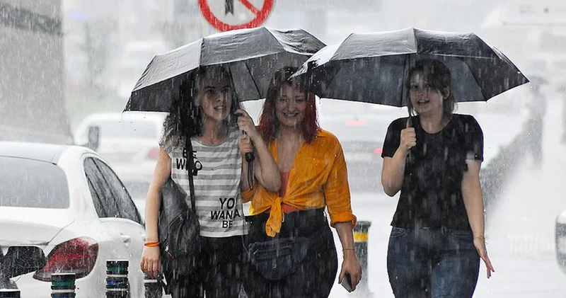 Meteoroloji den İstanbul a sağanak yağış uyarısı