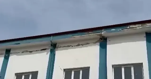 Kütahya da Hisarcık Belediye binası depremde zarar gördü VİDEO İZLE