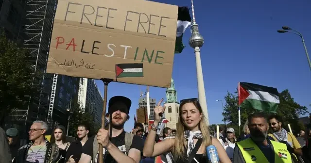 Gazze protestosuna Berlin polisinden sert müdahale VİDEO İZLE