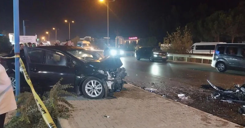 Antalya’da otomobil yayaya çarpıp karşı şeride geçti: 2 ölü