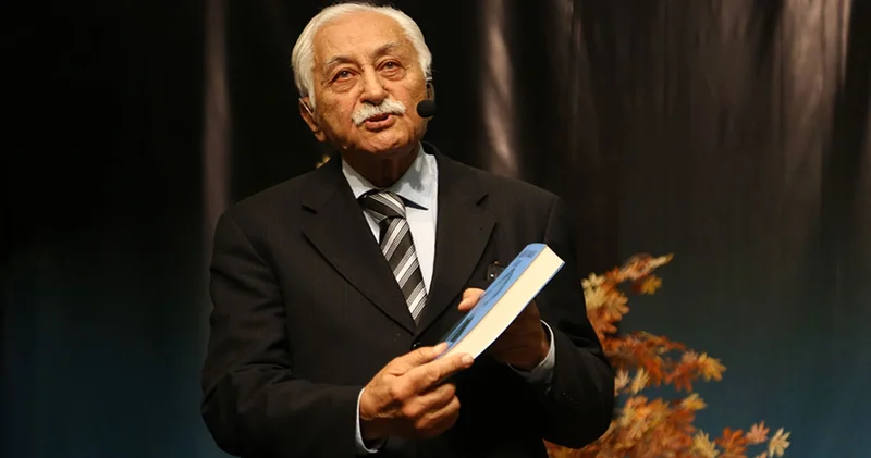 Şair ve yazar Yavuz Bülent Bakiler hayatını kaybetti