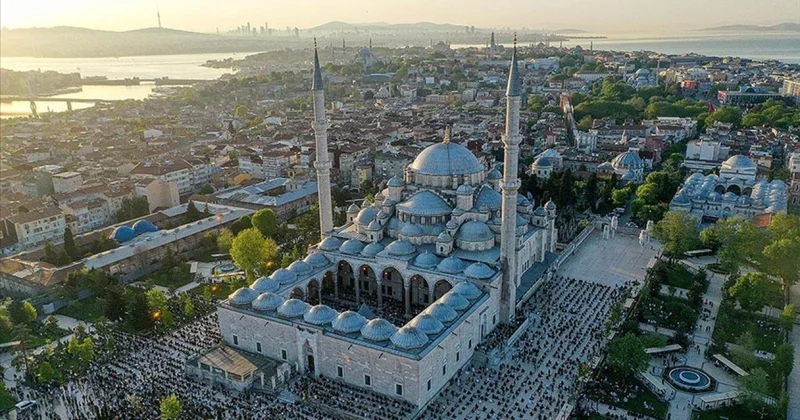 Fatih Sultan Mehmet İstanbul a çok sayıda mimari eserler kazandırdı