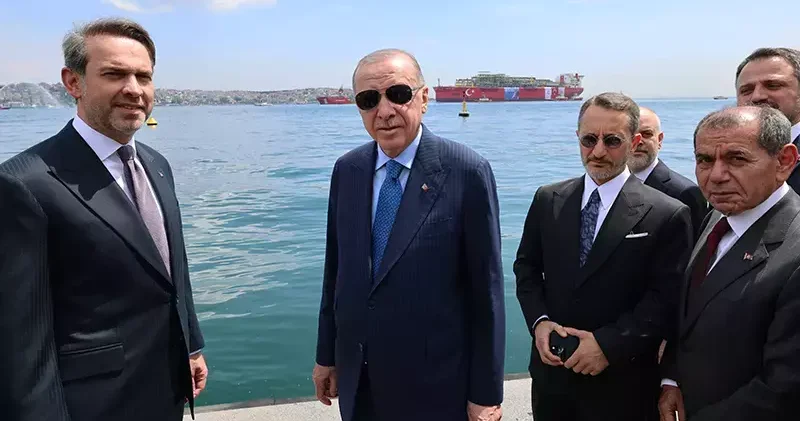 Cumhurbaşkanı Erdoğan, Yüzer Üretim Tesisi Osman Gazi yi selamladı