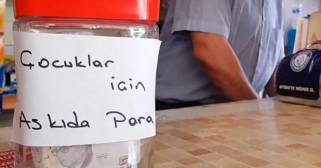 Karabük te market sahibi Askıda Para ile çocuklara destek oluyor VİDEO İZLE
