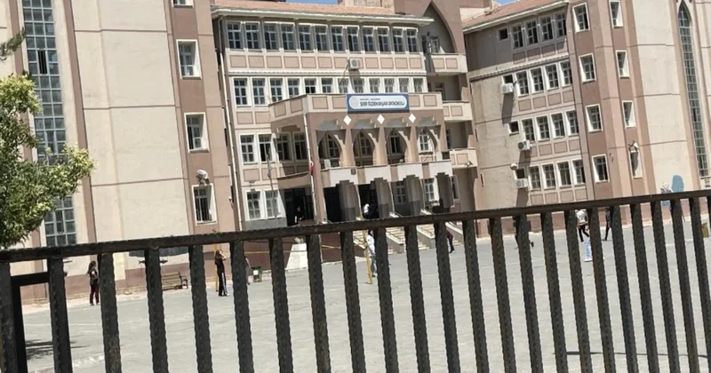 Sınıfta öğrencisine yaptıkları şoke etti! Tutuklandı Sözcü Gazetesi