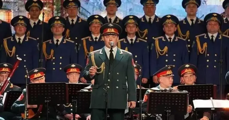 Rus Kızılordu İstanbul da fırtına estirdi! Neşet Ertaş sürprizi tüyleri diken diken etti