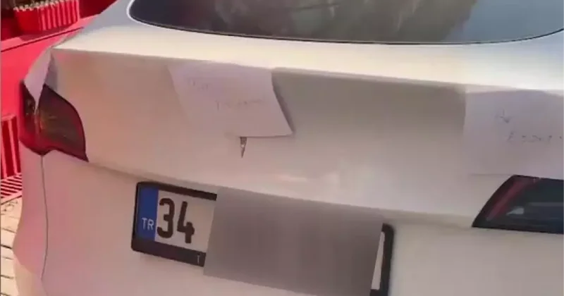 Sürücü Araç Bıraktı, Esnaf Tepki Gösterdi